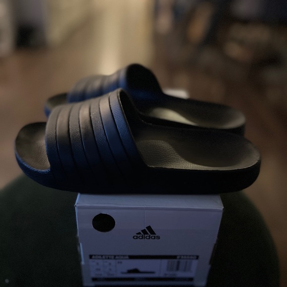 ADILETTE AQUA - Picture 2 of 3